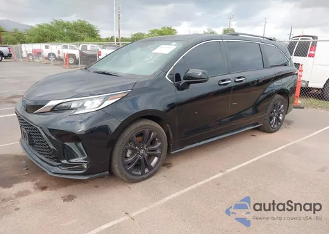 2022 Toyota Sienna Xse z USA, uszkodzony, nr VIN 5TDXRKEC4NS105888